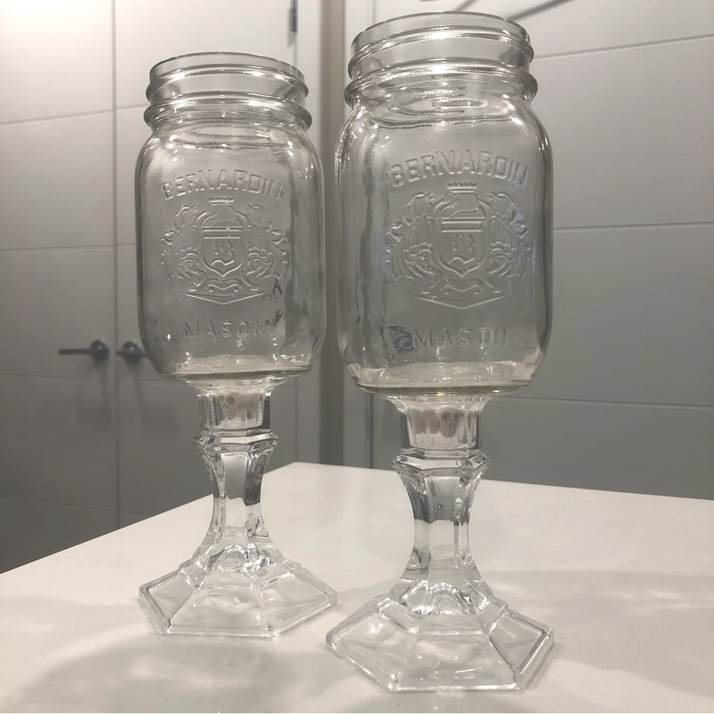 Mason jar wine glasses! Custom made with mini skulls 💀